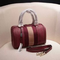 箱包生意新機(jī)遇 一手貨源與一件代發(fā)助力微信微店創(chuàng)業(yè)